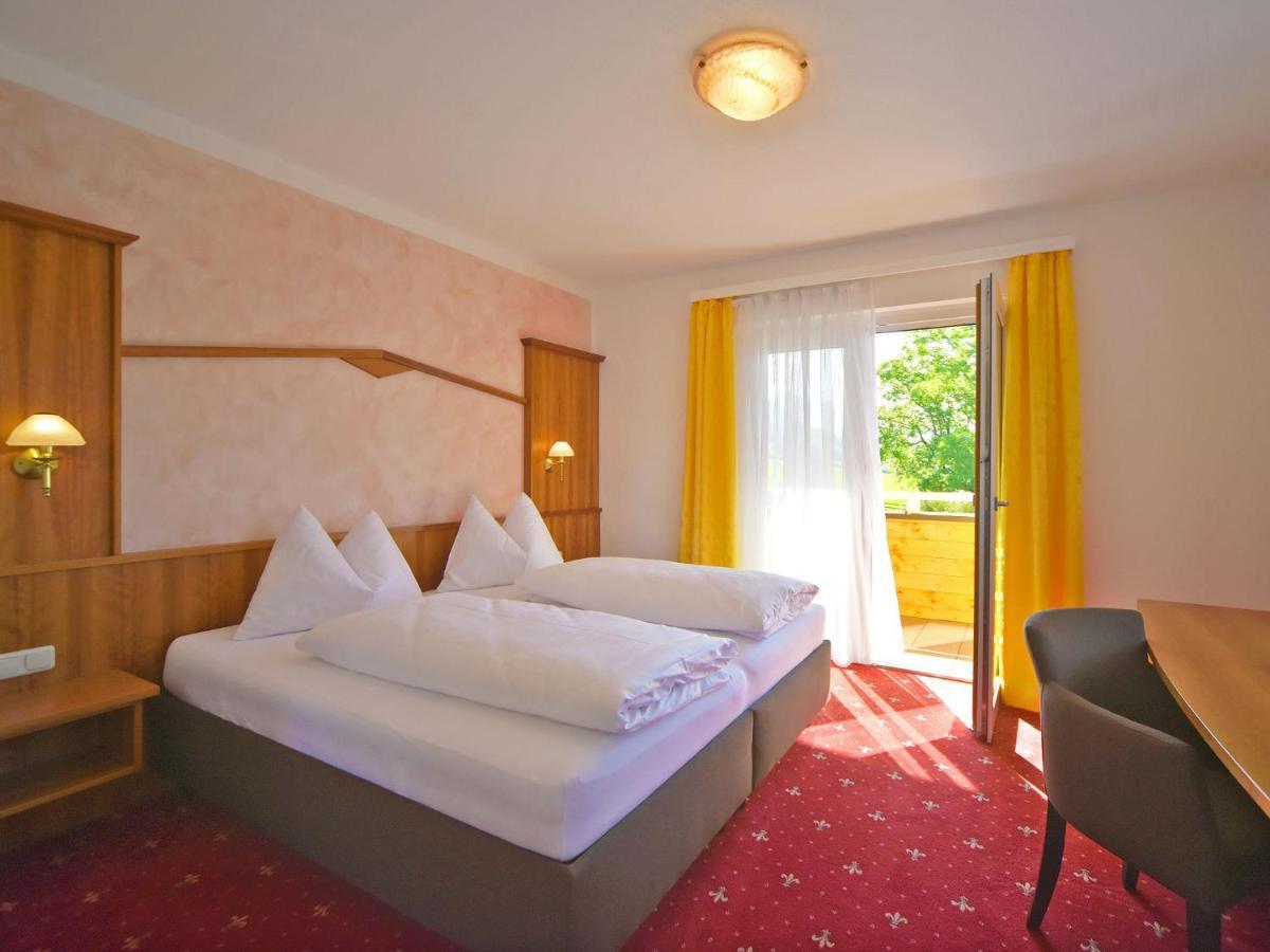 Hotel Berghof Millstatt Exterior photo