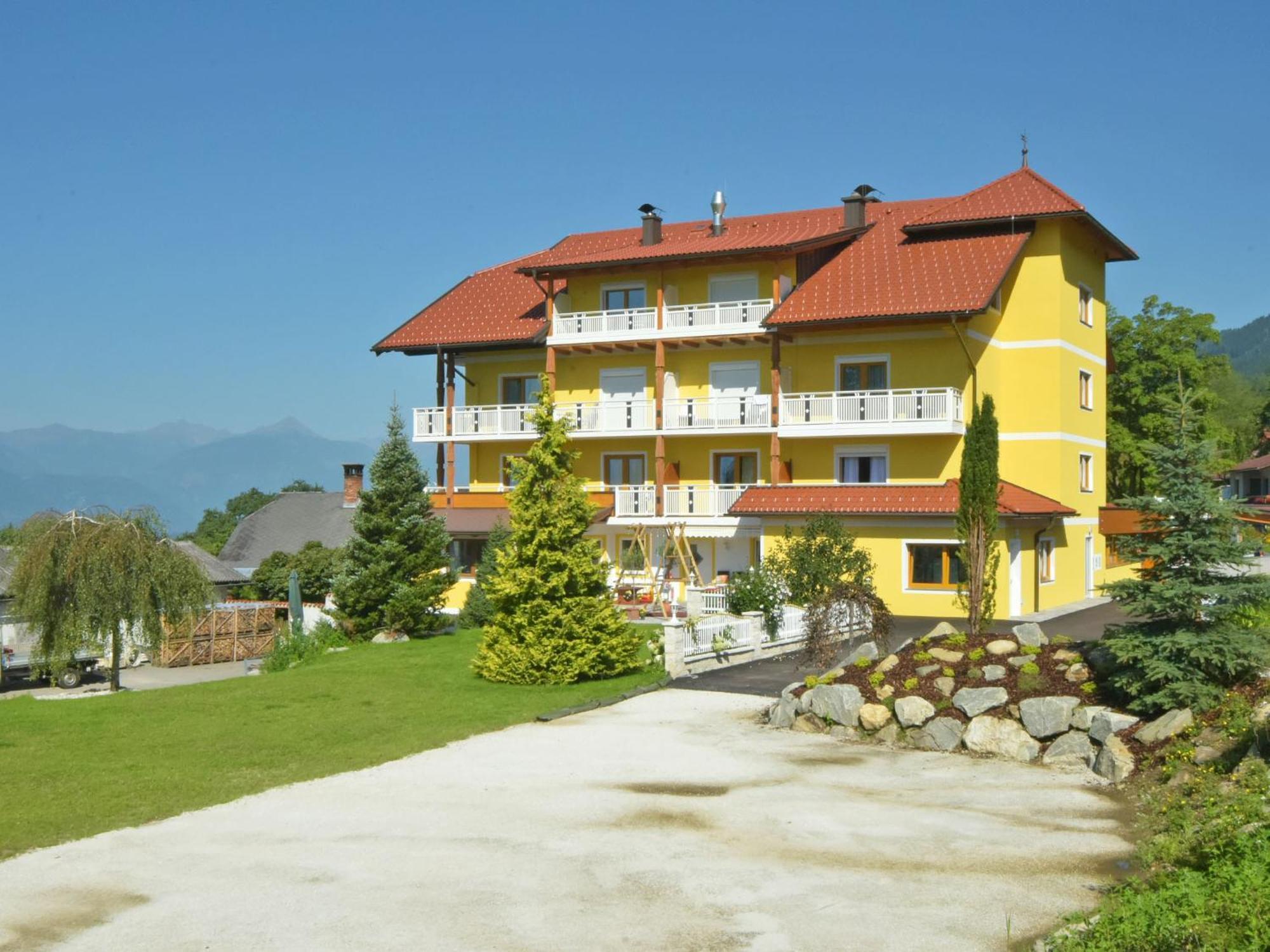 Hotel Berghof Millstatt Exterior photo